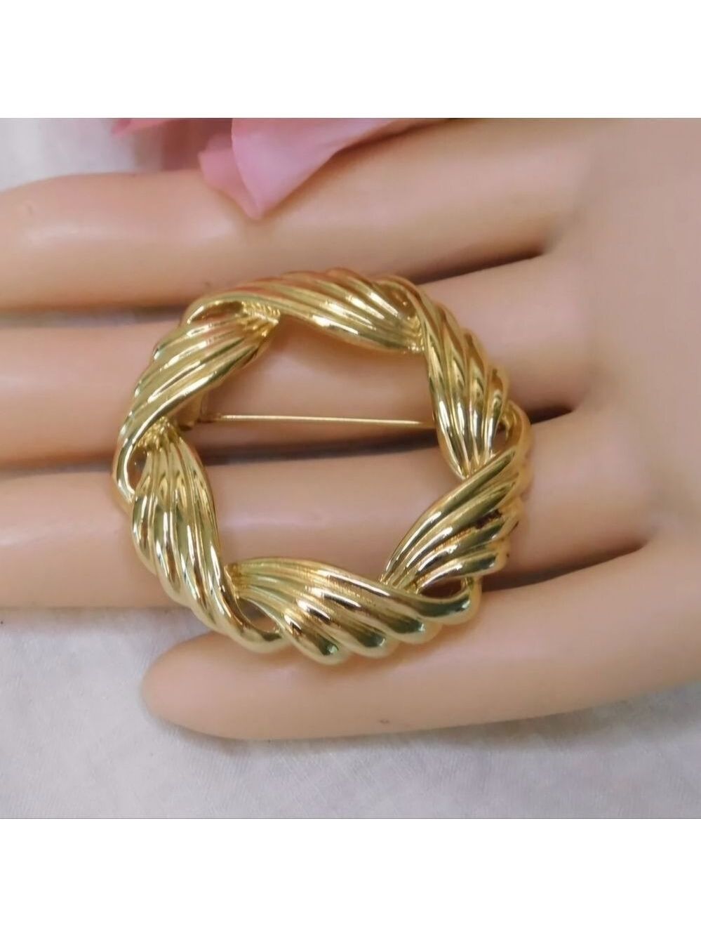 Trifari Gold tone Round Wreath Brooch Vintage Signed Pin